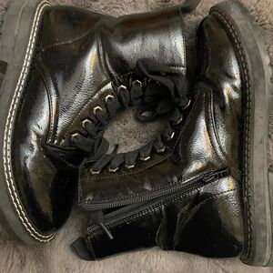 Davines Black Leather Interior